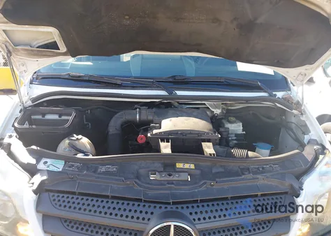 2015 Mercedes-Benz Sprinter 2500 High Roof z USA, uszkodzony, nr VIN WD3PE8DB7FP126747